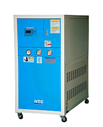 美女被吸乳羞羞白丝69xx