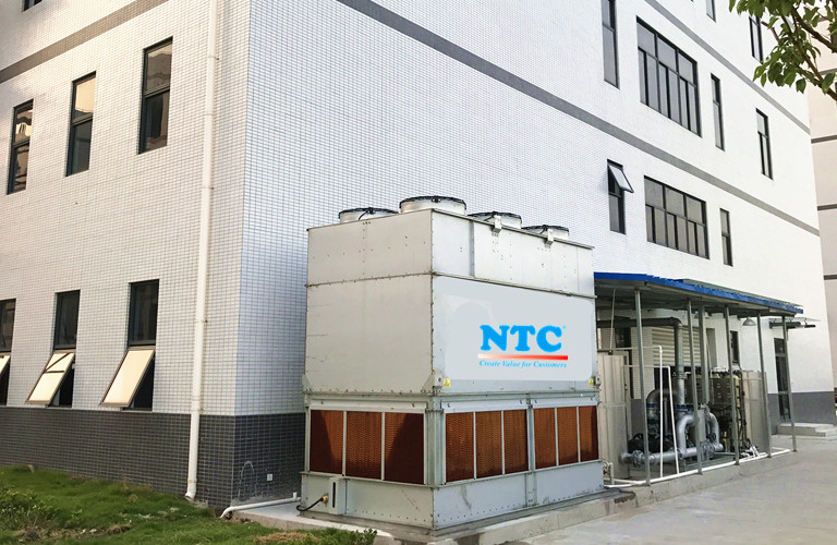 美女被吸乳羞羞白丝69xx