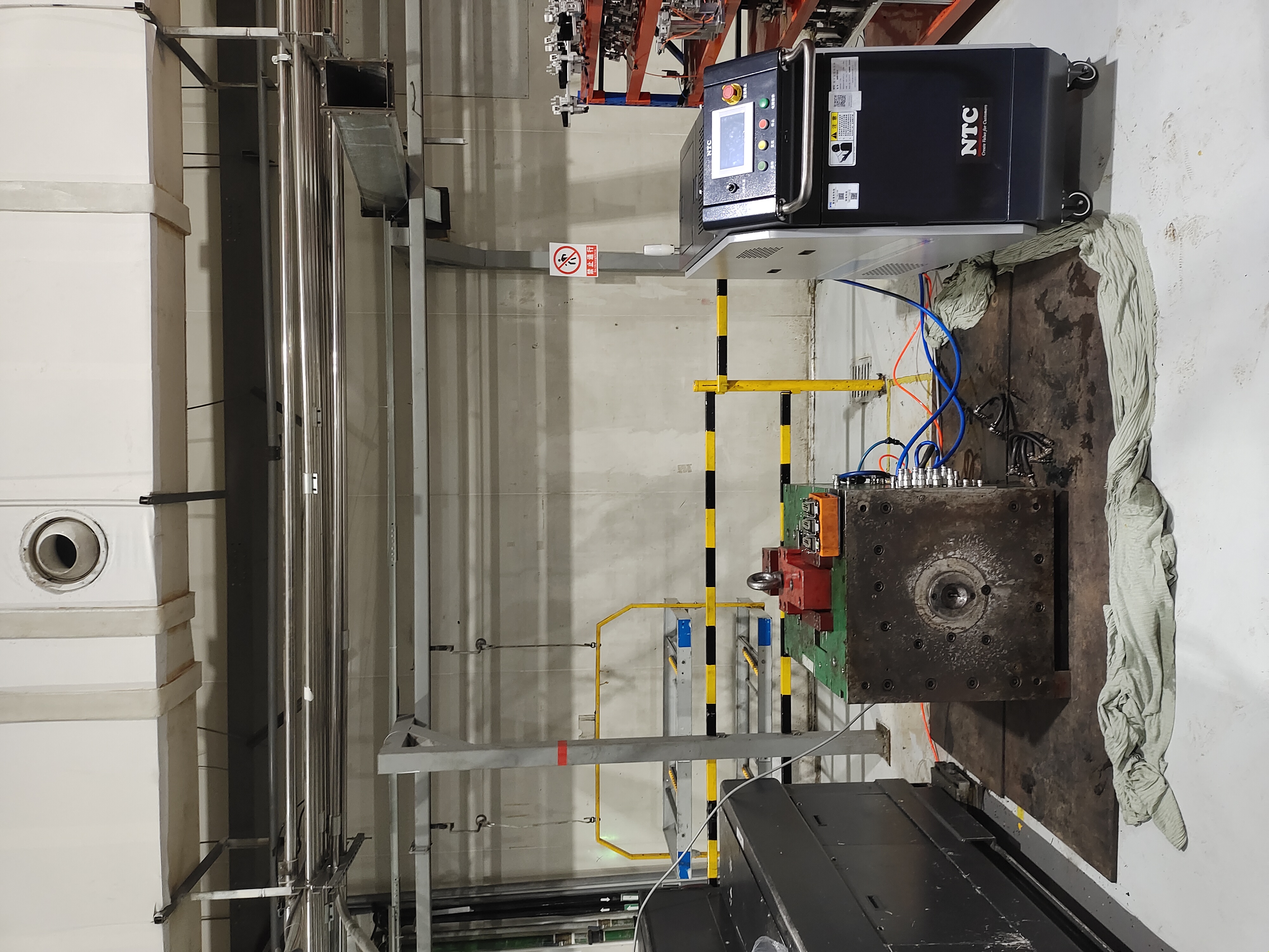 美女被吸乳羞羞白丝69xx